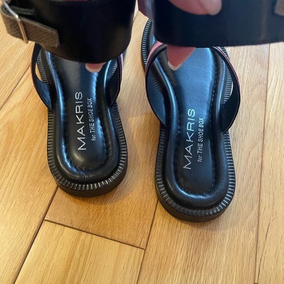 Makris Pyramid stud black flat thong sandals - Picture 4 of 6